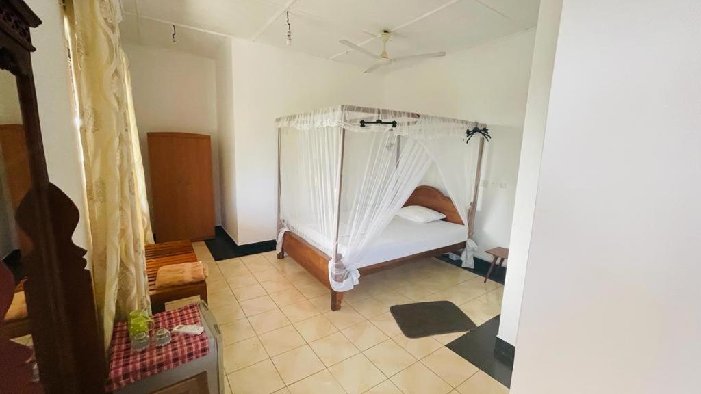 ウナワトゥナ サニー ムード ゲスト ハウス Bed & Breakfast エクステリア 写真